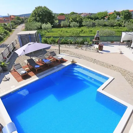 Villa Three-room L&t With Pool Surrounded By Olive Trees Debeljak