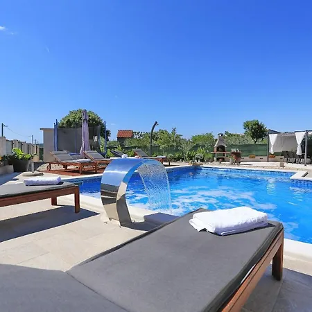 Three-room L&t With Pool Surrounded By Olive Trees Villa *