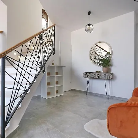 Three-room L&t With Pool Surrounded By Olive Trees *